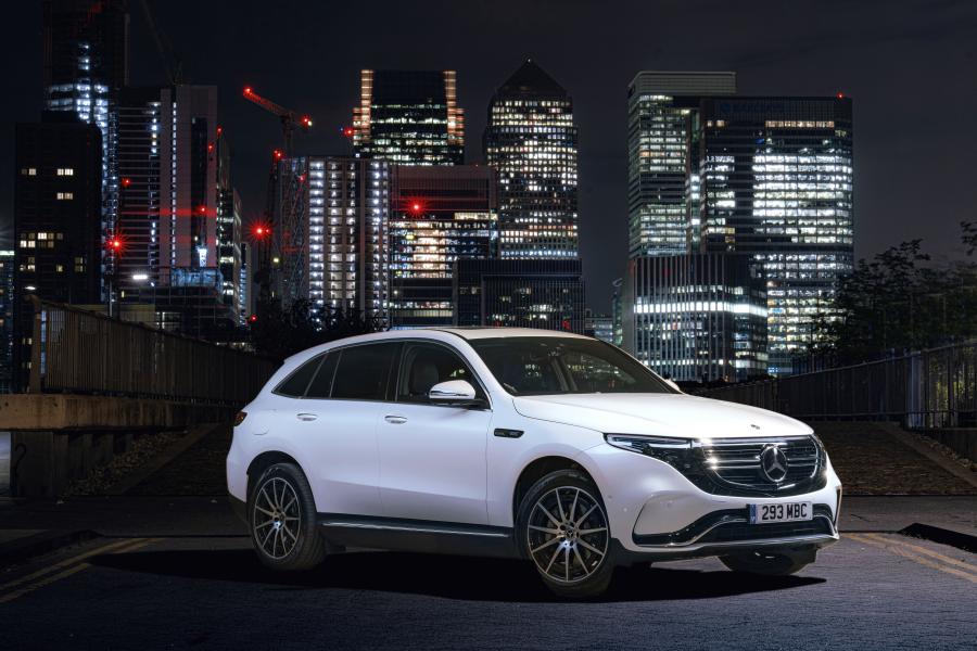  Mercedes-Benz EQC400 4Matic AMG Line (N293) 2019 года  (UK) (фото 1 из 37)